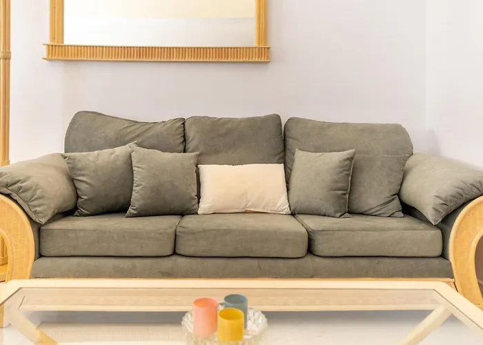 Valentina - Renovated On Alamos Villa