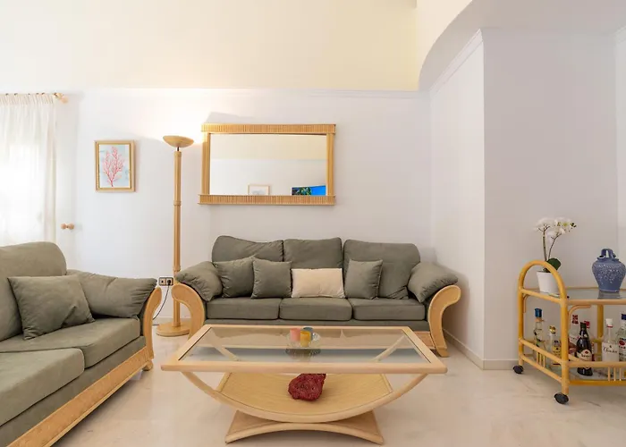 Valentina - Renovated On Alamos Torremolinos