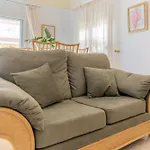 13 Guest 3 Min Walk To Bbq Cinema Perfect For Groups