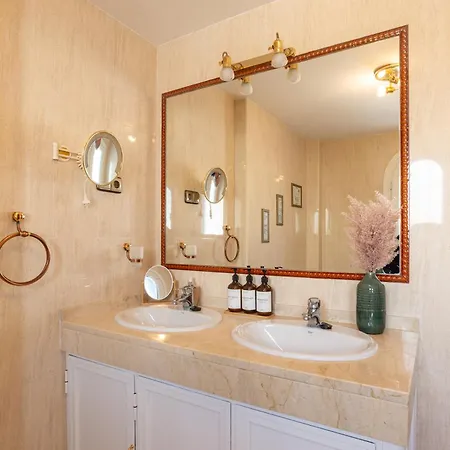 Valentina - Renovated On Alamos Willa *