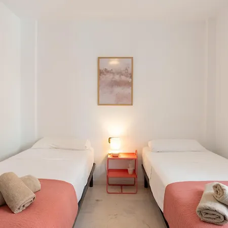 Villa 13 Guest 3 Min Walk To Bbq Cinema Perfect For Groups Torremolinos