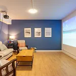 13 Guest 3 Min Walk To Bbq Cinema Perfect For Groups