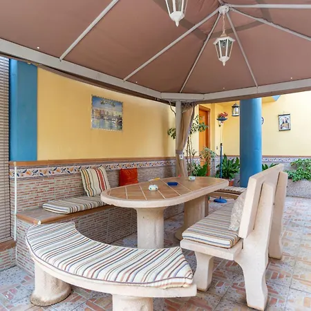 13 Guest Villa 3 Min Walk To Beach Bbq Cinema Perfect For Groups Vila