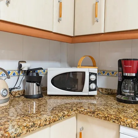 Valentina - Renovated On Alamos *