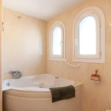 Villa Valentina - Renovated On Alamos *