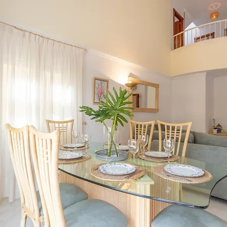 Valentina - Renovated On Alamos