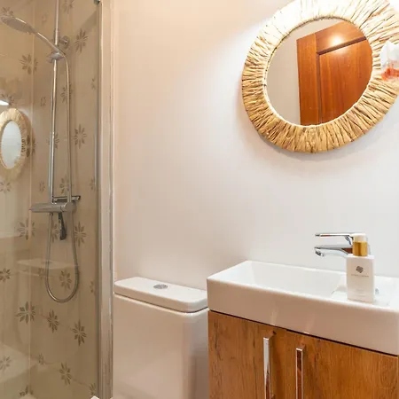 Valentina - Renovated On Alamos Villa *