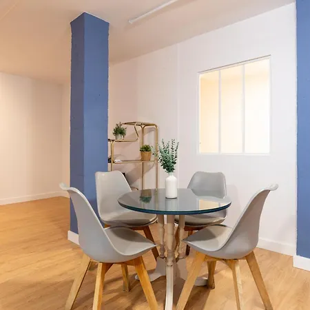 Valentina - Renovated On Alamos Villa