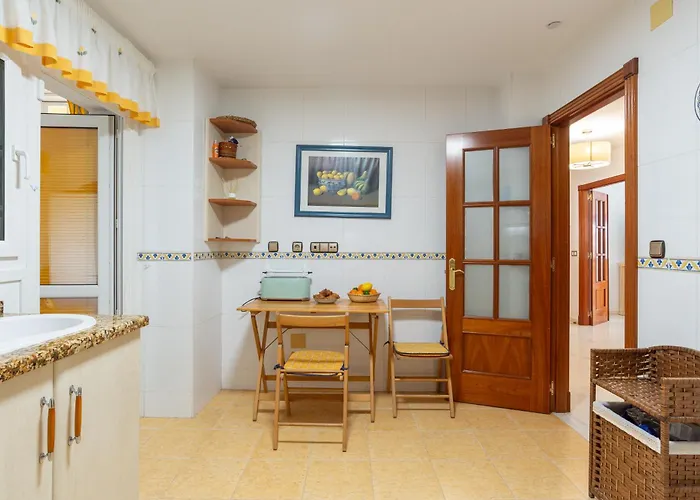 13 Guest Villa 3 Min Walk To Beach Bbq Cinema Perfect For Groups Vila Torremolinos