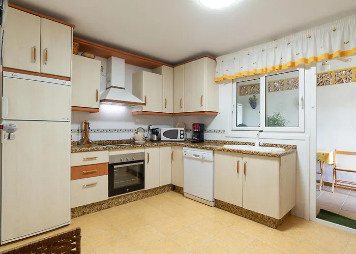 13 Guest Villa 3 Min Walk To Beach Bbq Cinema Perfect For Groups *