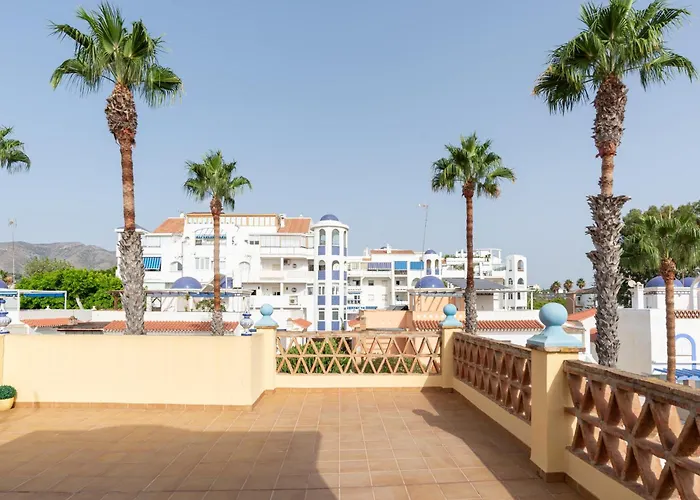 Vila 13 Guest Villa 3 Min Walk To Beach Bbq Cinema Perfect For Groups Torremolinos