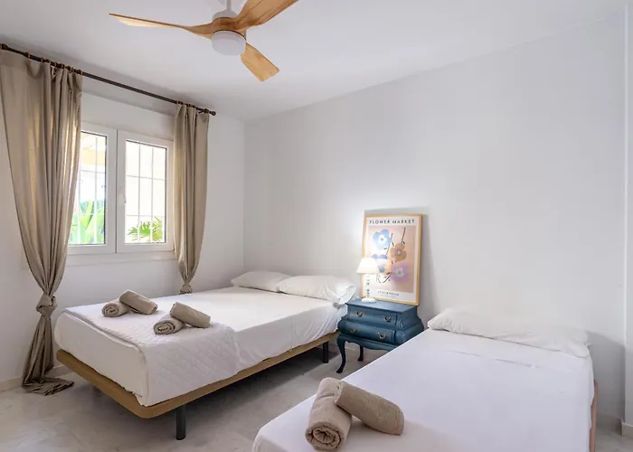 Vila 13 Guest Villa 3 Min Walk To Beach Bbq Cinema Perfect For Groups *