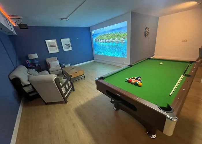 13 Guest Villa 3 Min Walk To Beach Bbq Cinema Perfect For Groups